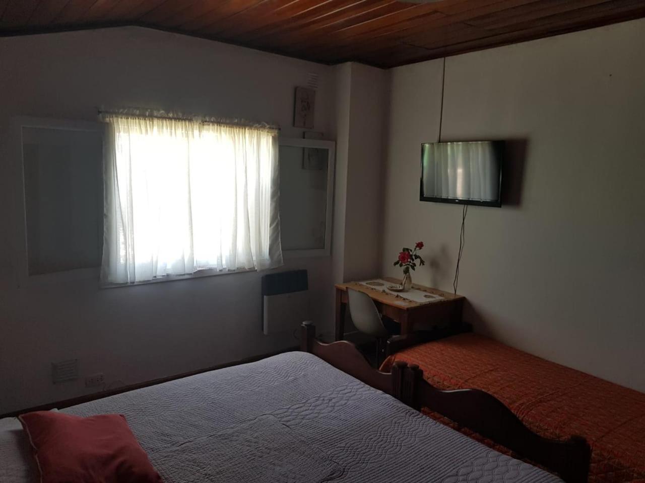 Casa Familiar Zarza Mora Lägenhet San Carlos de Bariloche Exteriör bild